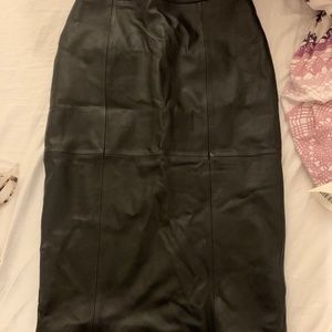 Leather pencil skirt (New)